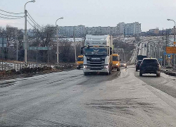 После сложной зимы с температурными "качелями" губернатор Андрей Бочаров потребовал от глав муниципалитетов экспертной оценки состояния дорог После сложной зимы с температурными "качелями" губернатор Андрей Бочаров потребовал от глав муниципалитетов экспертной оценки состояния дорог