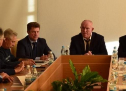 В Камышине озвучены суммы, в которые в 2021 году обойдется бюджету содержание главы города, спикера и аппарата Камышинской городской думы В Камышине озвучены суммы, в которые в 2021 году обойдется бюджету содержание главы города, спикера и аппарата Камышинской городской думы