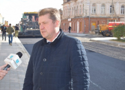 Заявлению главы Камышина Станислава Зинченко о завершении работ на улице Октябрьской до морозов не суждено оказалось сбыться Заявлению главы Камышина Станислава Зинченко о завершении работ на улице Октябрьской до морозов не суждено оказалось сбыться