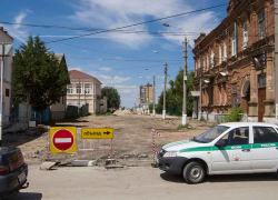 Аудиторы Камышина выяснили, что городской бюджет "захлебывается" из-за роста зарплат чиновников и бюджетников и не финансирует программы развития Аудиторы Камышина выяснили, что городской бюджет "захлебывается" из-за роста зарплат чиновников и бюджетников и не финансирует программы развития