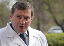 Губернатор Андрей Бочаров жестко прокомментировал высокий процент заражений COVID в регионе и многозначительно пообещал "решения" Губернатор Андрей Бочаров жестко прокомментировал высокий процент заражений COVID в регионе и многозначительно пообещал "решения"