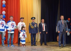 В Камышине прошла торжественная встреча по итогам победного сезона ветеранского хоккейного клуба В Камышине прошла торжественная встреча по итогам победного сезона ветеранского хоккейного клуба