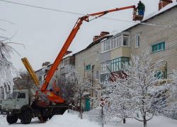 В поселке Мичуринский Камышинского района восстановили все три кровли, обрушившиеся под тяжестью снега В поселке Мичуринский Камышинского района восстановили все три кровли, обрушившиеся под тяжестью снега
