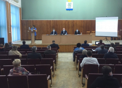 Утверждать бюджет в настывшем Большом зале администрации собрались 18 депутатов Камышинской городской думы из 25-ти Утверждать бюджет в настывшем Большом зале администрации собрались 18 депутатов Камышинской городской думы из 25-ти