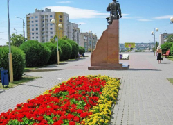 В Камышинскую городскую думу внесен документ о том, что увековечивать память знаменитых горожан можно только посмертно В Камышинскую городскую думу внесен документ о том, что увековечивать память знаменитых горожан можно только посмертно