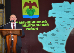 Глава Камышинского района Владимир Ерофеев отчитался перед народом в Доме культуры городского поселения Петров Вал Глава Камышинского района Владимир Ерофеев отчитался перед народом в Доме культуры городского поселения Петров Вал