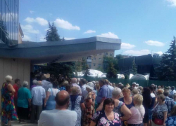 Без камер и документов руководитель КПК «Честь» много чего наобещал пайщикам, - "Блокнот Волгограда" Без камер и документов руководитель КПК «Честь» много чего наобещал пайщикам, - "Блокнот Волгограда"