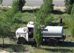 Августовское пекло выгнало на маршруты все водовозки муниципального "Благоустройства" Камышина Августовское пекло выгнало на маршруты все водовозки муниципального "Благоустройства" Камышина