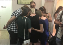 Родные погибшей в ДТП волжской семьи отказались брать 800 тысяч рублей от единоросса-убийцы, - "Блокнот Волжского" Родные погибшей в ДТП волжской семьи отказались брать 800 тысяч рублей от единоросса-убийцы, - "Блокнот Волжского"