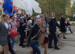 Скандально известный директор Камышинского оздоровительного лагеря "Солнечный" Никита Кочуров решил податься в Госдуму от "Единой России" Скандально известный директор Камышинского оздоровительного лагеря "Солнечный" Никита Кочуров решил податься в Госдуму от "Единой России"