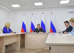 Прямое включение во время селектора Дмитрия Медведева состоялось из Камышина, докладывал губернатор Андрей Бочаров Прямое включение во время селектора Дмитрия Медведева состоялось из Камышина, докладывал губернатор Андрей Бочаров