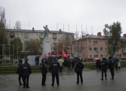 Пешей и конной полиции на митинге в Камышине оказалось больше, чем коммунистов Пешей и конной полиции на митинге в Камышине оказалось больше, чем коммунистов