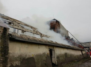 В Волгоградской области сгорела большая часть склада маслоэкстракционного завода В Волгоградской области сгорела большая часть склада маслоэкстракционного завода
