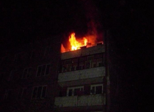 В Камышине на 11 квартале курильщик устроил пожар на балконе В Камышине на 11 квартале курильщик устроил пожар на балконе