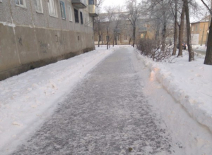 Камышане взывают в соцсетях: посыпьте тротуар-каток, ведь не с песком же в кармане по нему пробираться? Камышане взывают в соцсетях: посыпьте тротуар-каток, ведь не с песком же в кармане по нему пробираться?