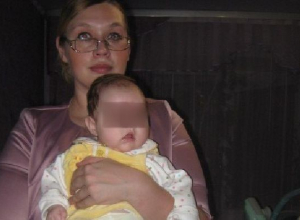 Женщину, которая задушила своего сына и упаковала его тельце в пакет для мусорки, покажут психиатрам Женщину, которая задушила своего сына и упаковала его тельце в пакет для мусорки, покажут психиатрам