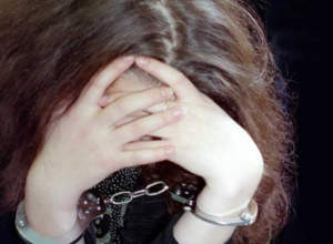В Волжском оперативники задержали подозреваемую в мошенничестве жительницу Камышинского района В Волжском оперативники задержали подозреваемую в мошенничестве жительницу Камышинского района