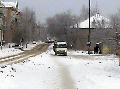 Камышане в соцсетях зашли в тупик, как отличить в городе тротуар от остановки маршрутки Камышане в соцсетях зашли в тупик, как отличить в городе тротуар от остановки маршрутки