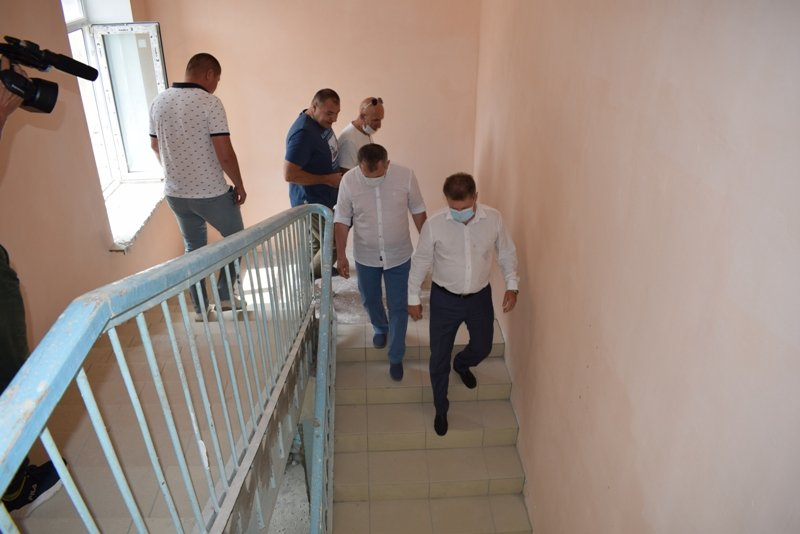 Станислав Зинченко побывал в хирургическом корпусе ЦГБ и на вертолетной площадке рядом с ней Станислав Зинченко побывал в хирургическом корпусе ЦГБ и на вертолетной площадке рядом с ней