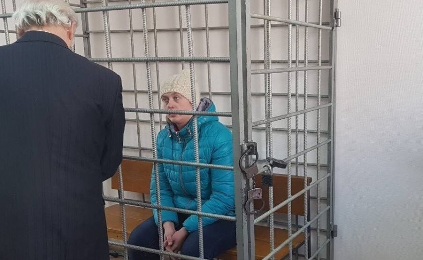 Мать задушила девятимесячного ребенка и выбросила его на помойку Мать задушила девятимесячного ребенка и выбросила его на помойку