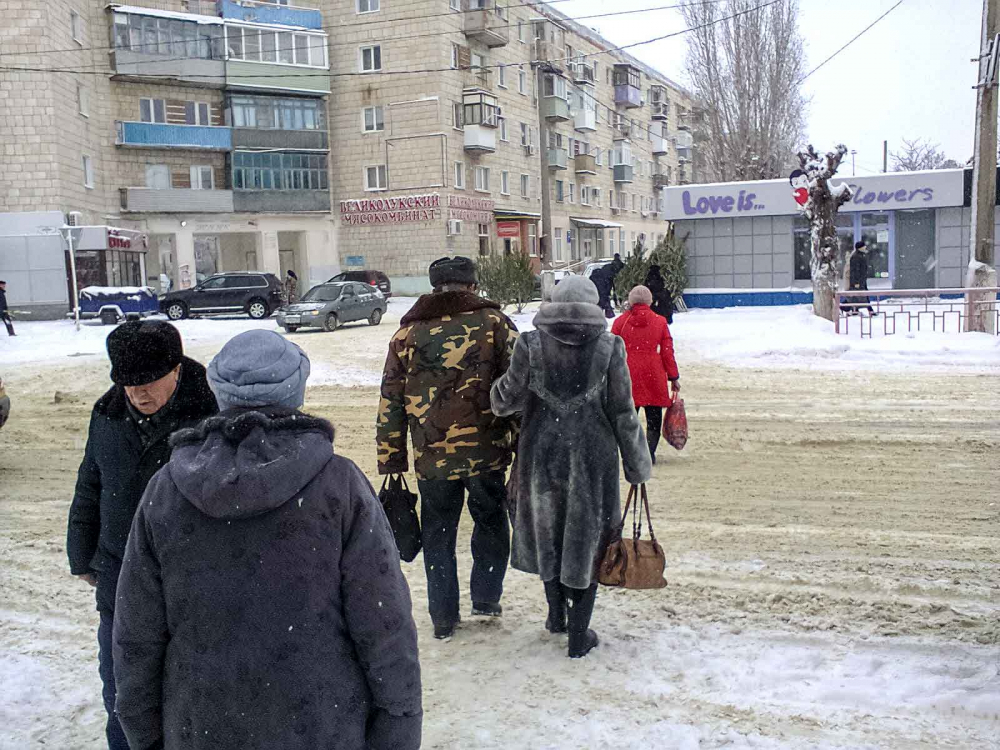 Андрей Бочаров распорядился срочно, до 1 февраля, переводить жителей Волгоградской области на «удаленку» - подальше от омикрона