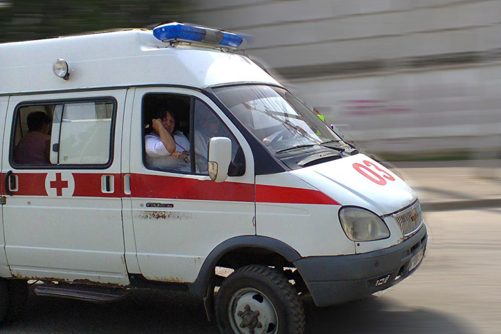 В Камышине напротив 12-й школы под колеса легковушки попала 5-летняя девочка