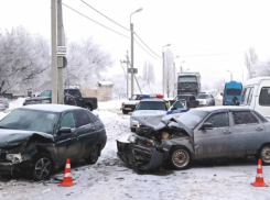 Два камышинских водителя «удачно» разбились на улице Рязано-Уральской