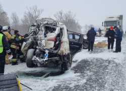 На федеральной трассе в Волгоградской области 25 декабря массовое ДТП из 8 машин: погибли две женщины, - "Блокнот Волгограда" (ВИДЕО)