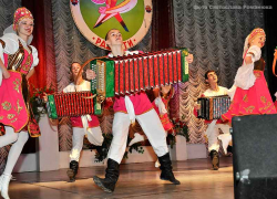 Администрация Камышина зовет горожан взять пригласительные билеты на Рождественский концерт в ДК "Текстильщик"