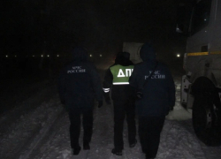 На федеральной трассе на границе Саратовской области и Камышинского района ограничили движение из-за снегопада