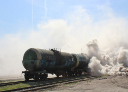 Почему вагоны-цистерны на железнодорожной станции Камышина заволокло дымом, и началась пенная атака