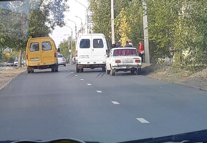 Камышин сбили девушку. Камышин с 16 на 17 сентября авария на мосту. Авария Газель с легковым Орск точка ру на Новотроицком шоссе 2018 г лето. ДТП 22 ноября 2006 Барнаул ГАЗ 322132 врезалась в автобус.