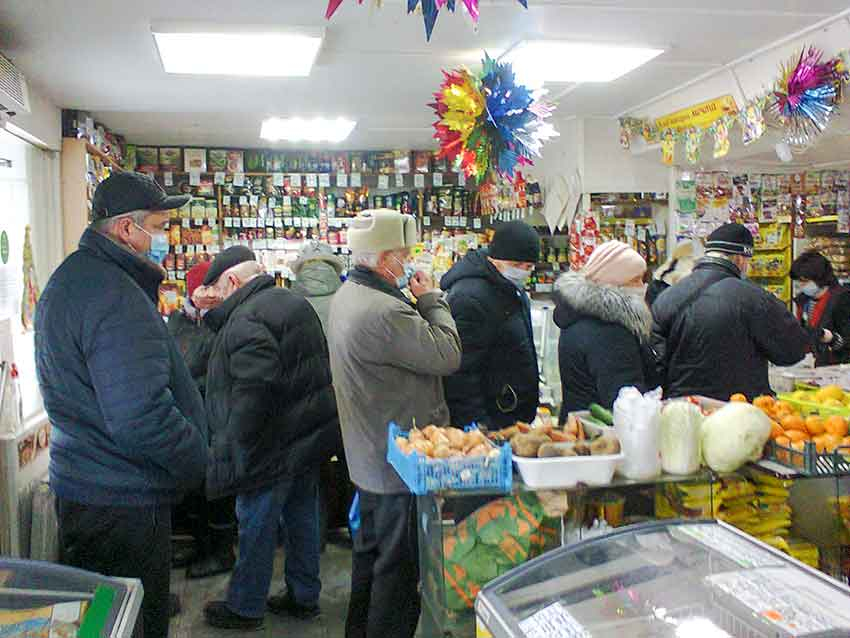 Новости камышина блокнот. Толпа у прилавка Веселые картинки. Jomange в Камышине.