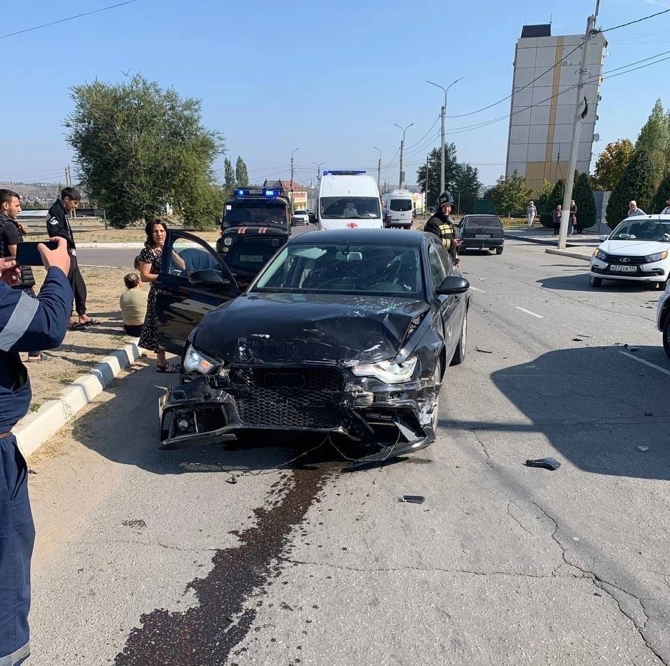 В Камышине «скорую» вызвали на место ДТП в 5-м микрорайоне сегодня, 25  сентября | 26.09.2023 | Камышин - БезФормата