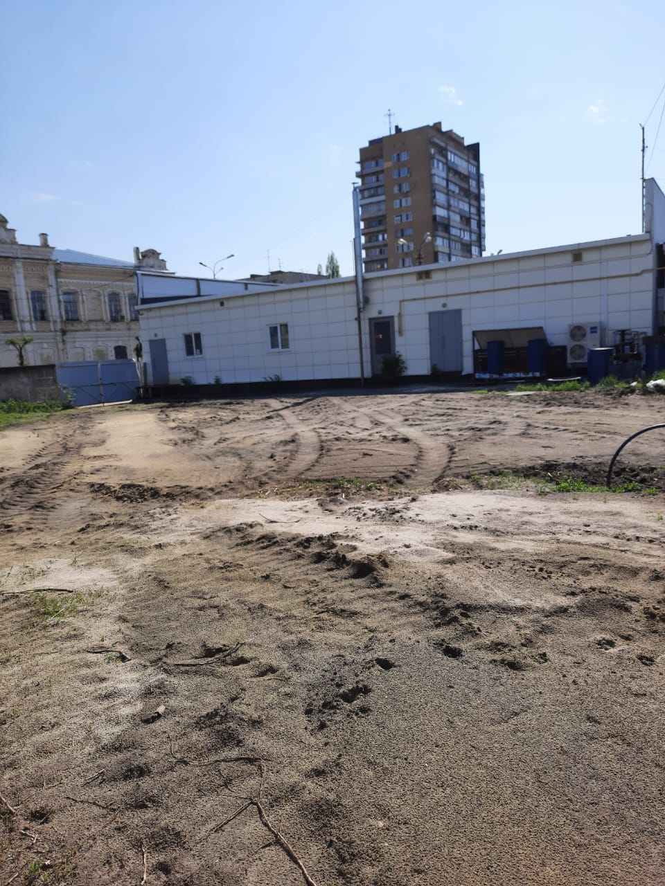 Вернут ли камышинским любителям волейбола раскуроченную площадку во дворе спортшколы?